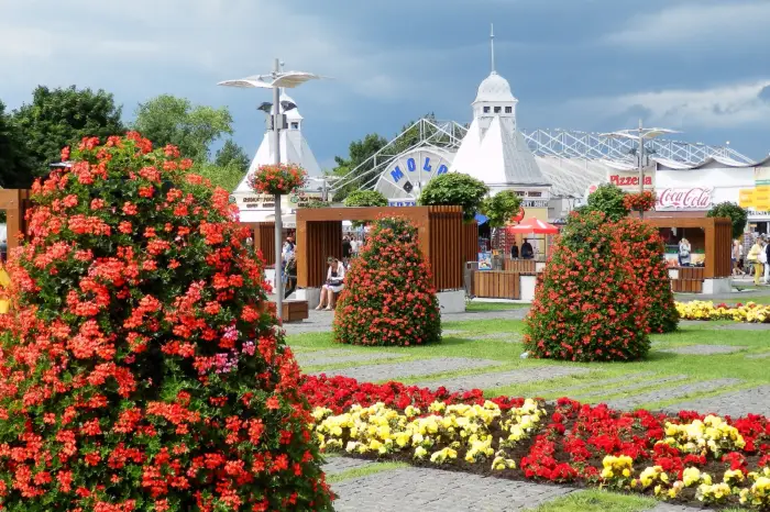 Midzywodzie: 16 przygd nad morzem