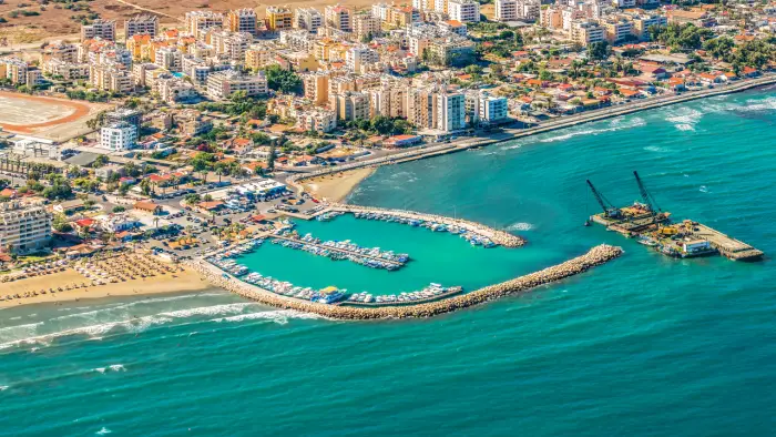 Cypr - Larnaka - kurs j. angielskiego Junior Campus BAYSWATER - wylot z Warszawy, Gda�ska, Wroc�awia