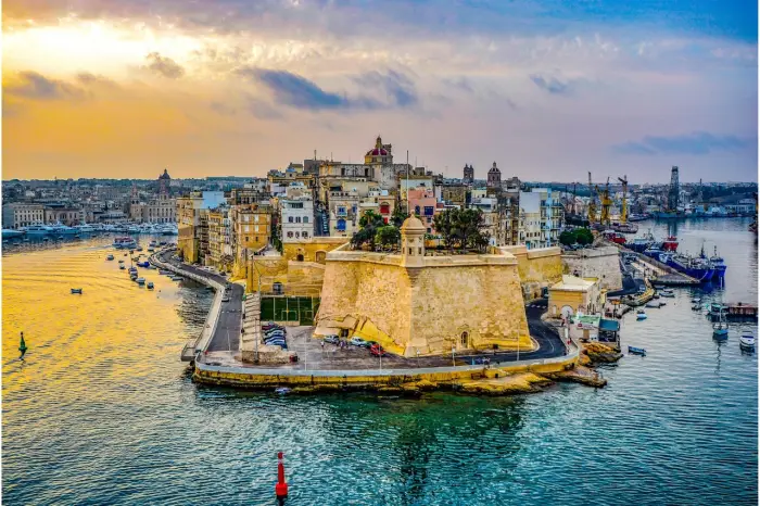 Malta - Bugibba - ob�z Aqua Aerobic & Dance - wylot z Warszawy, Krakowa